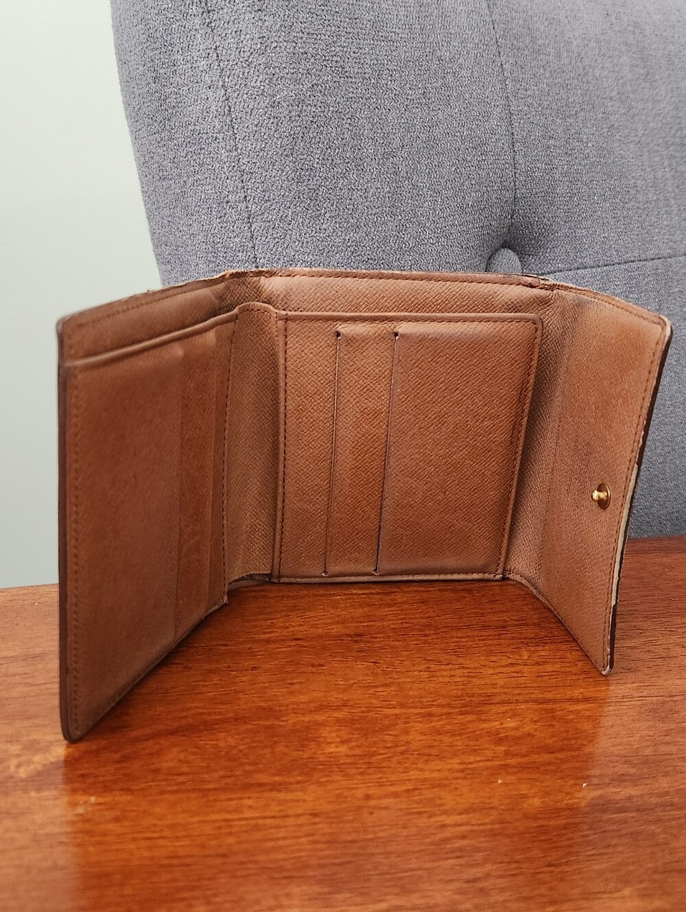 Louis Vuitton Vintage Monogram Elise Wallet - Picture 7 of 12
